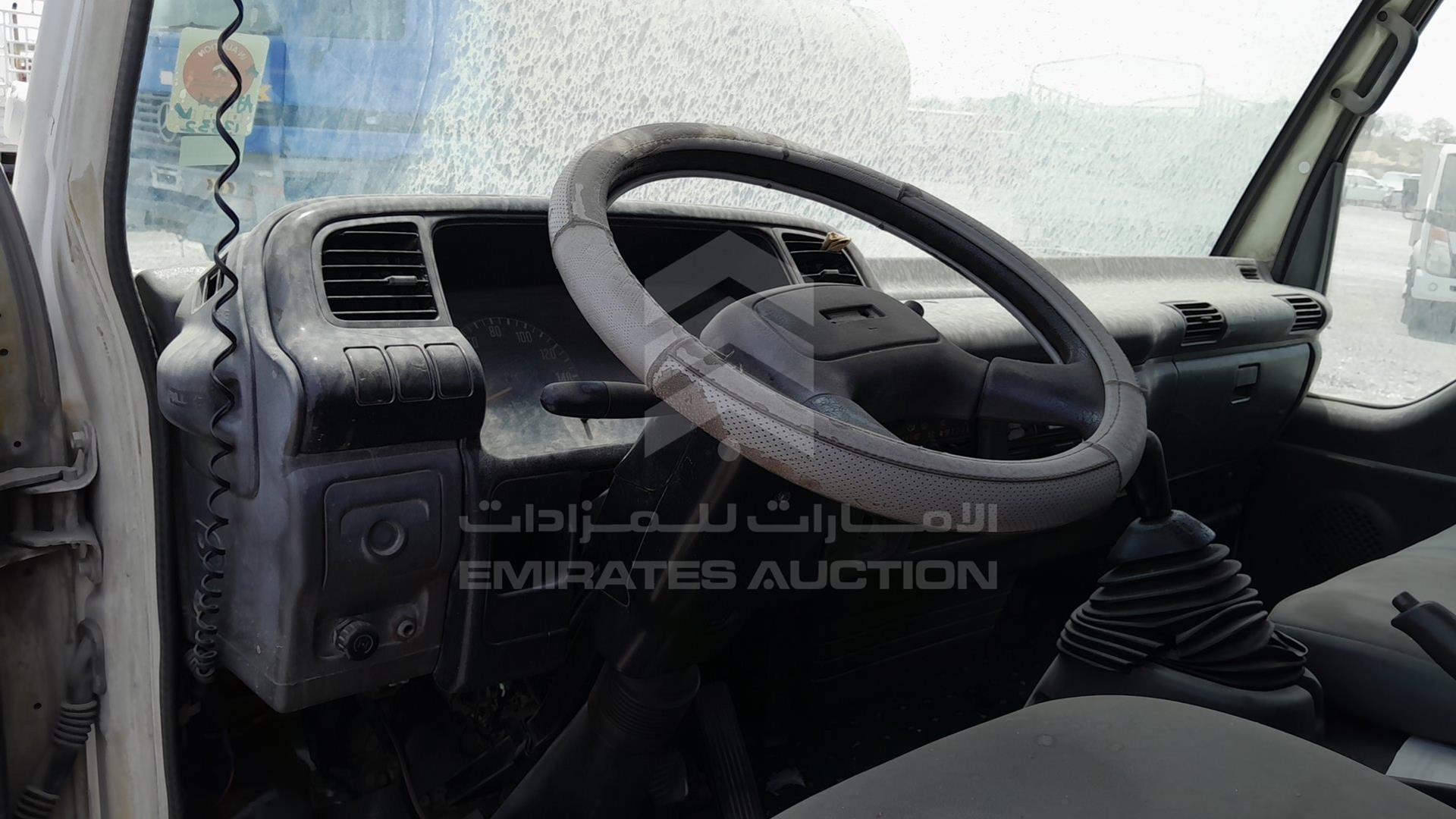 2005 ISUZU NPR VIN: JAMKP34G357P00276