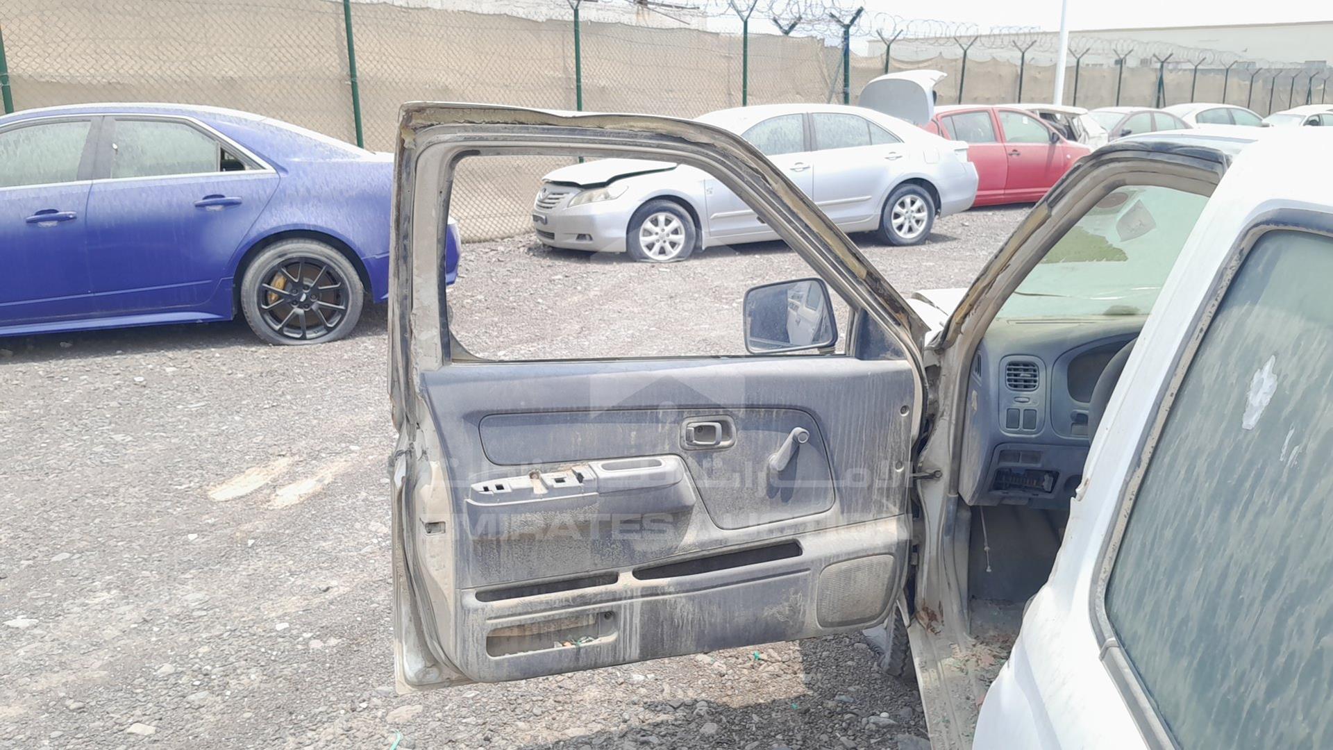 2000 NISSAN 2400 VIN: JN6BD23S1YA710498