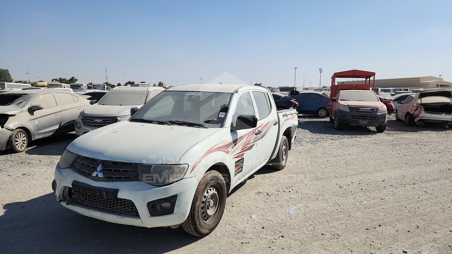 2014 MITSUBISHI L 200 VIN: MMBJNKA50ED004893