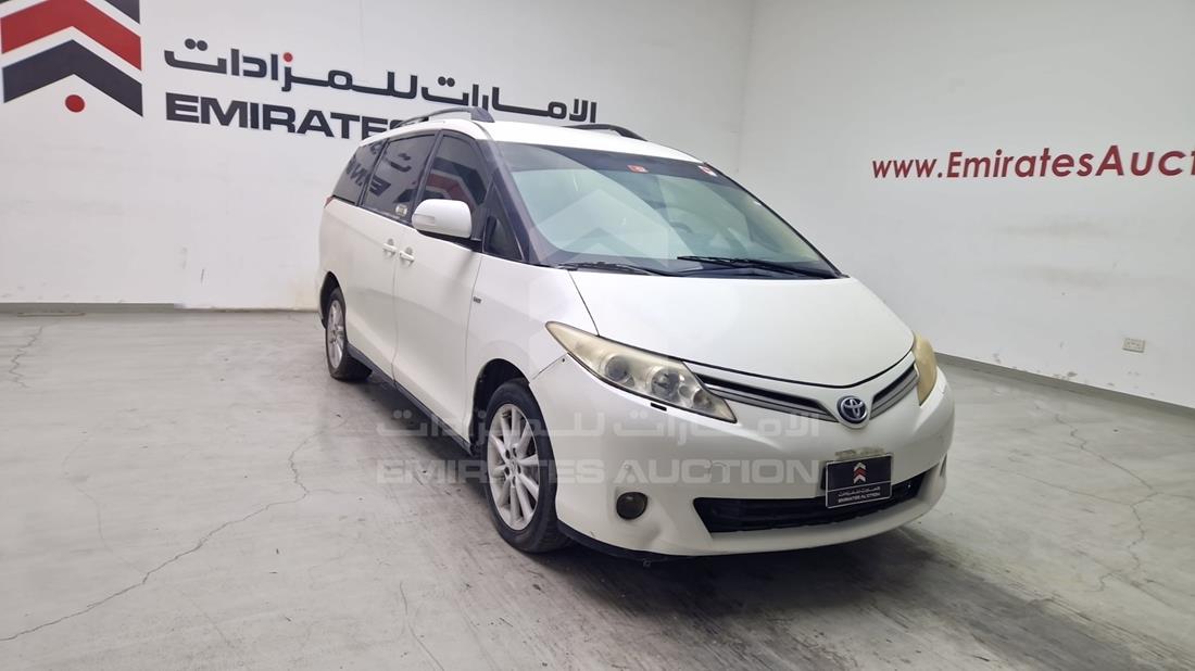 2015 Toyota Previa — Front Right Angle — Photo 12