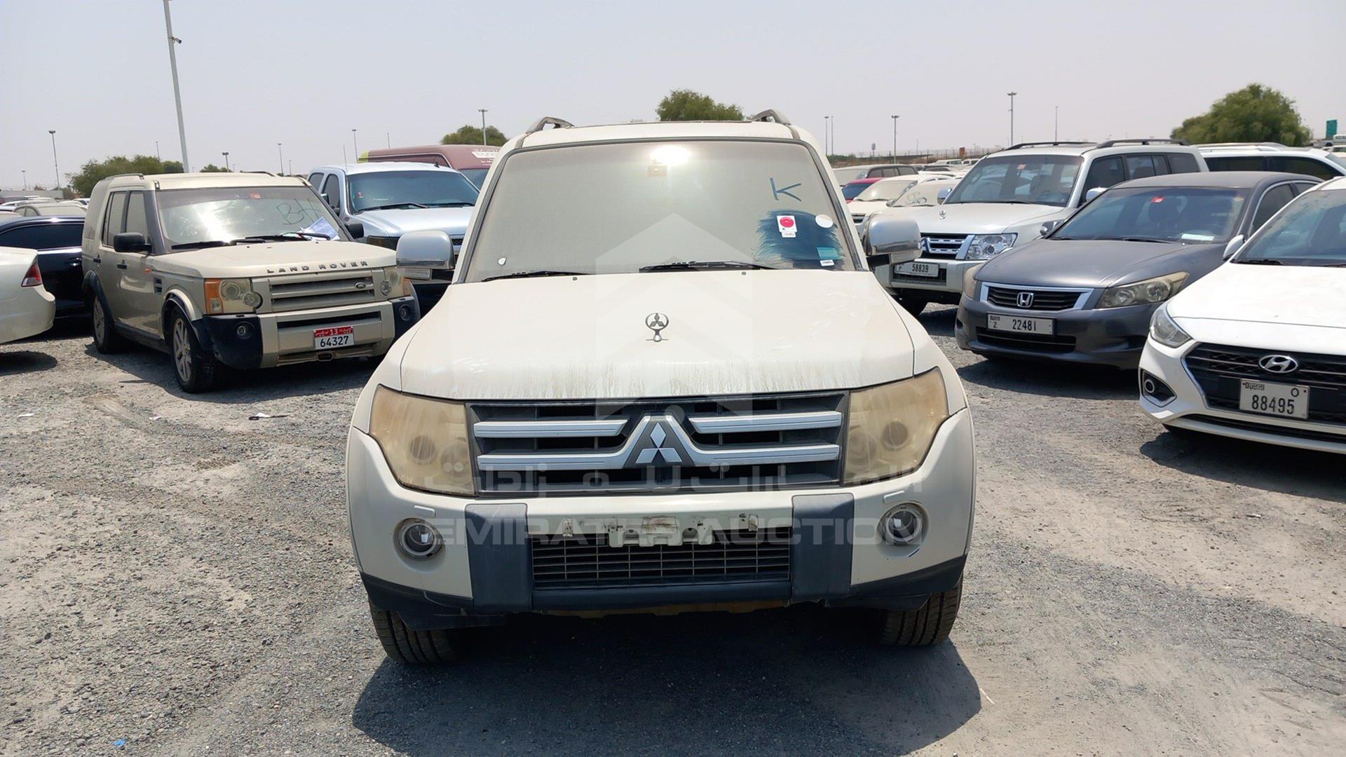 2008 MITSUBISHI PAJERO VIN: JMYLRV93W8J724284