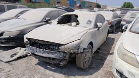 2017 Mazda 3 - Scrap without document — Front Left Angle — Photo 4 — Thumbnail
