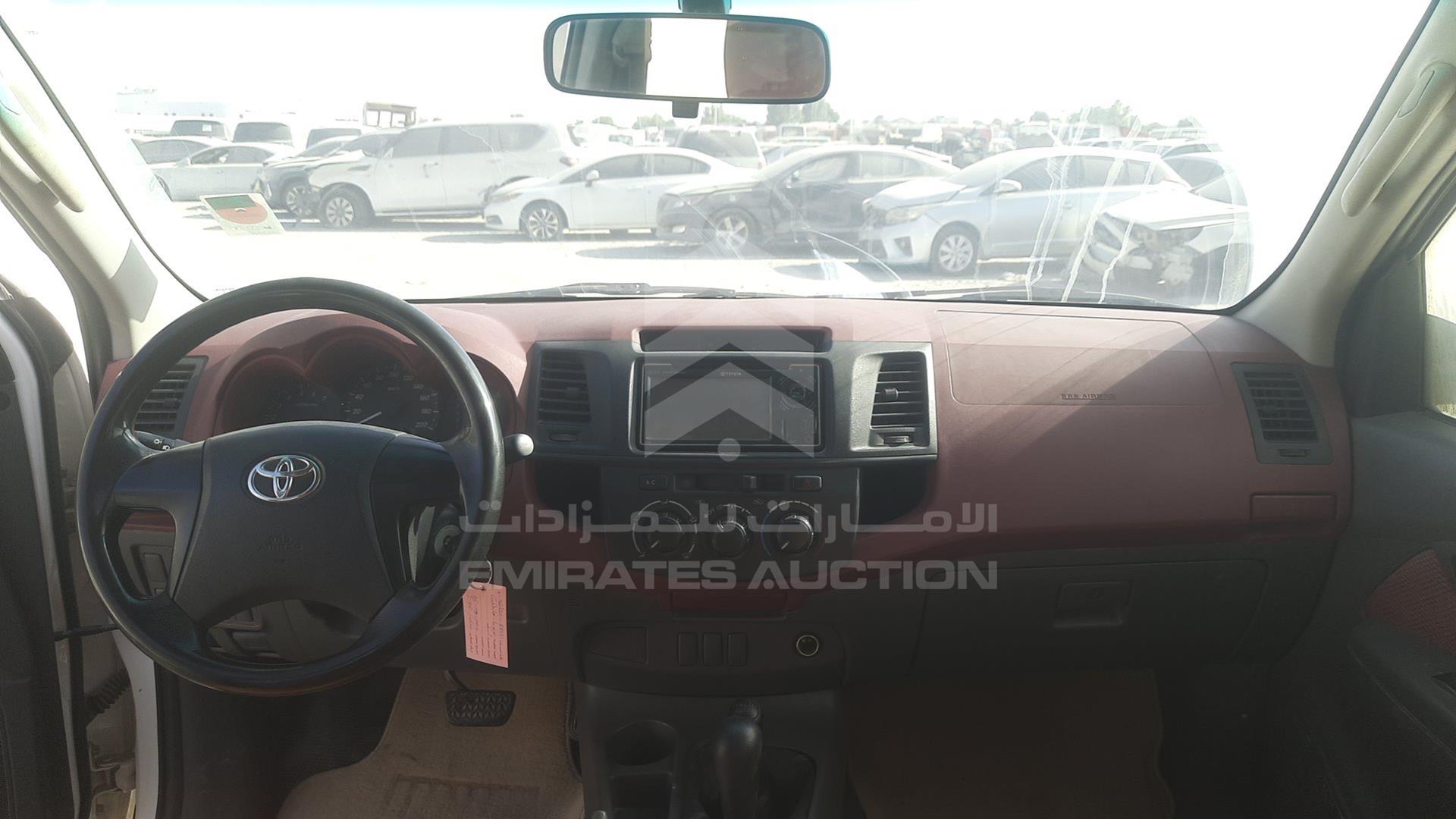 2014 TOYOTA HILUX VIN: MR0FX22G5E1111738