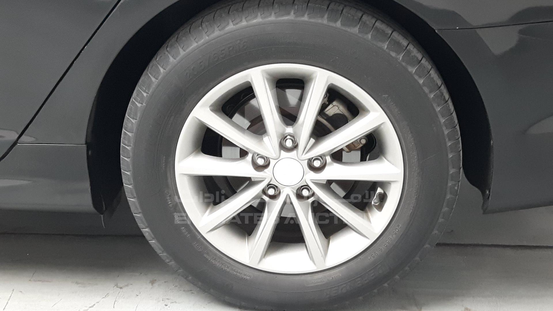 2018 HYUNDAI SONATA VIN: 5NPE24AF0JH627652