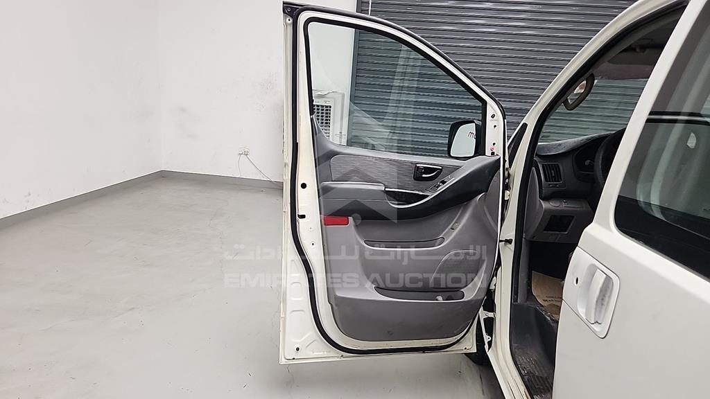 KMJWA37R1CU374704 - 2012 HYUNDAI H1 - #526410