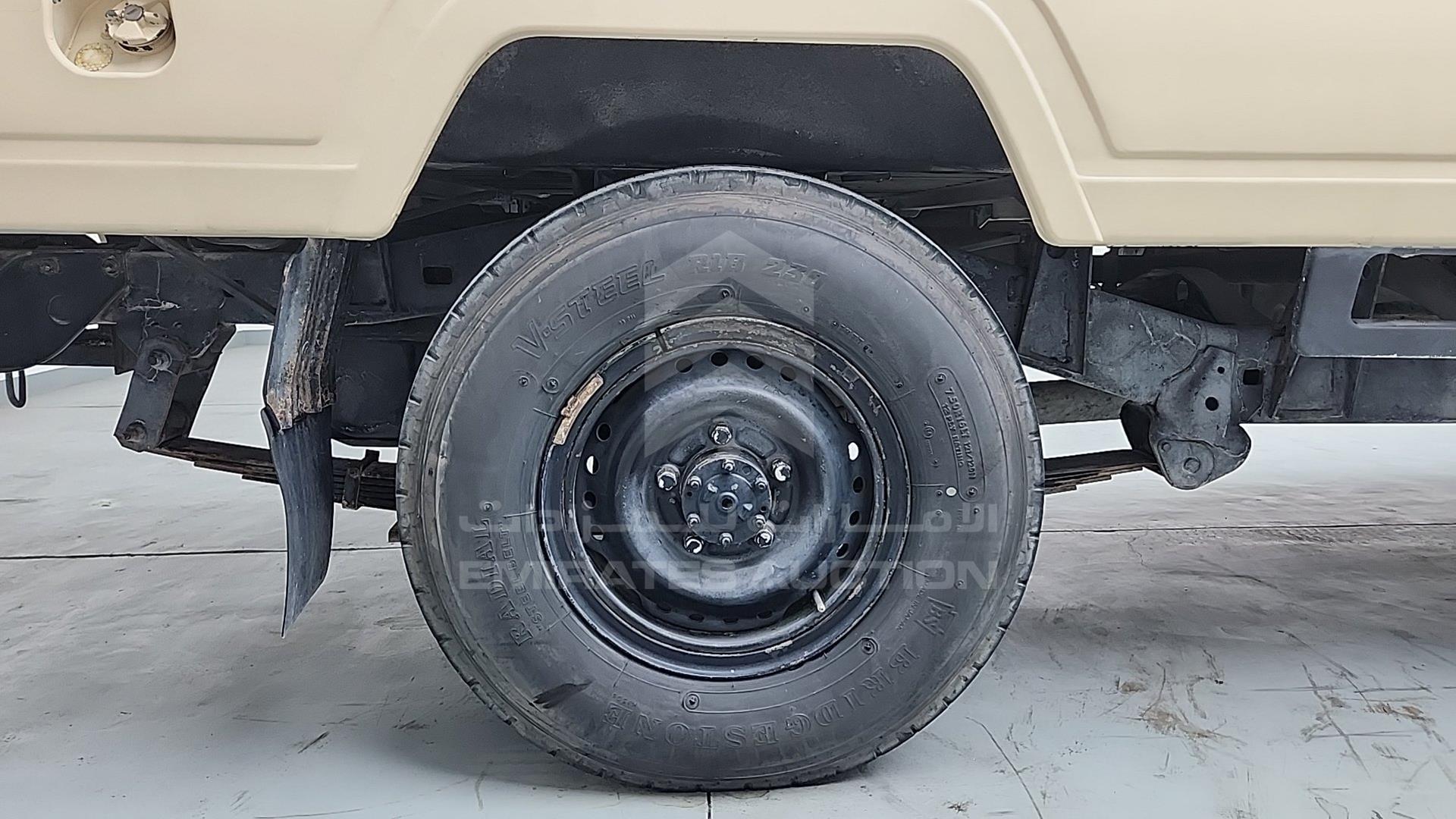 2000 TOYOTA LAND CRUISER VIN: JTFLJ71J6Y8000633