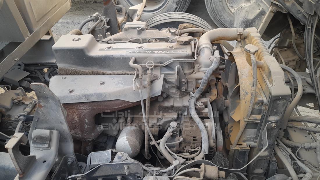 Nissan Diesel UD — Engine Bay — Photo 25
