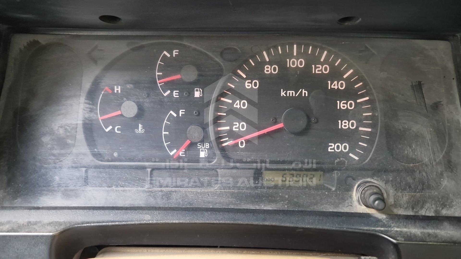 2004 TOYOTA LAND CRUISER VIN: JTFLJ71J348007713
