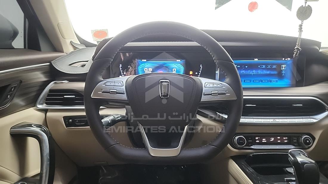 بيستون T77 2026 — التحكمات في عجلة القيادة — صورة 14