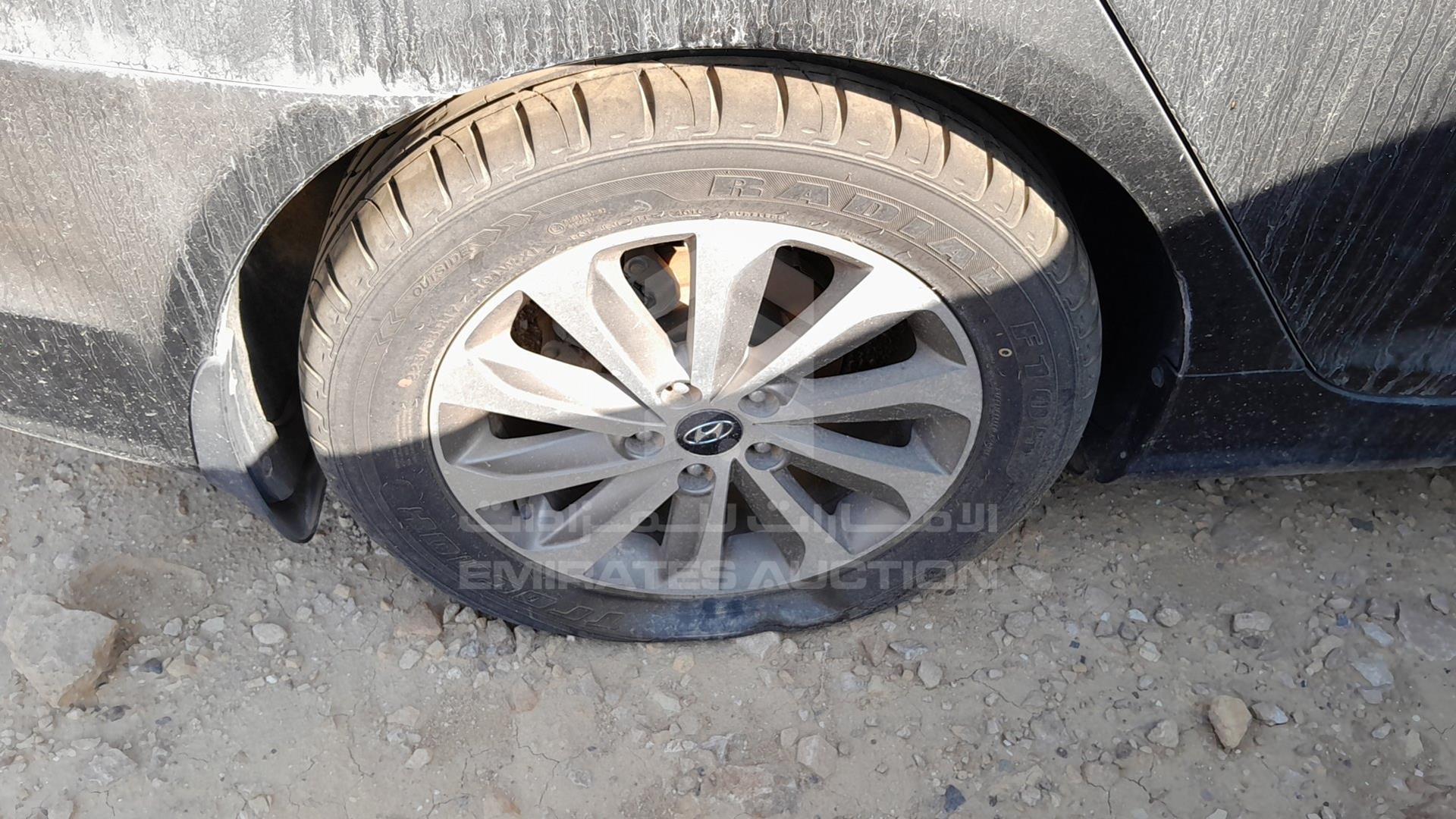 2015 HYUNDAI SONATA VIN: KMHEB41C2FA641276