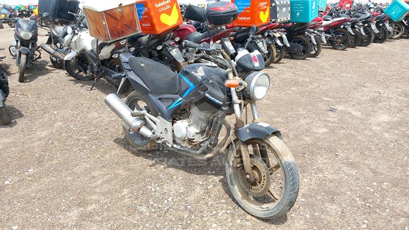 9C2MC3502FR350165 Auction: EmiratesAuction Lot: 406828 9C2MC3502FR350165 Honda CBX 250 Twister 2015 BLACK Photo 9