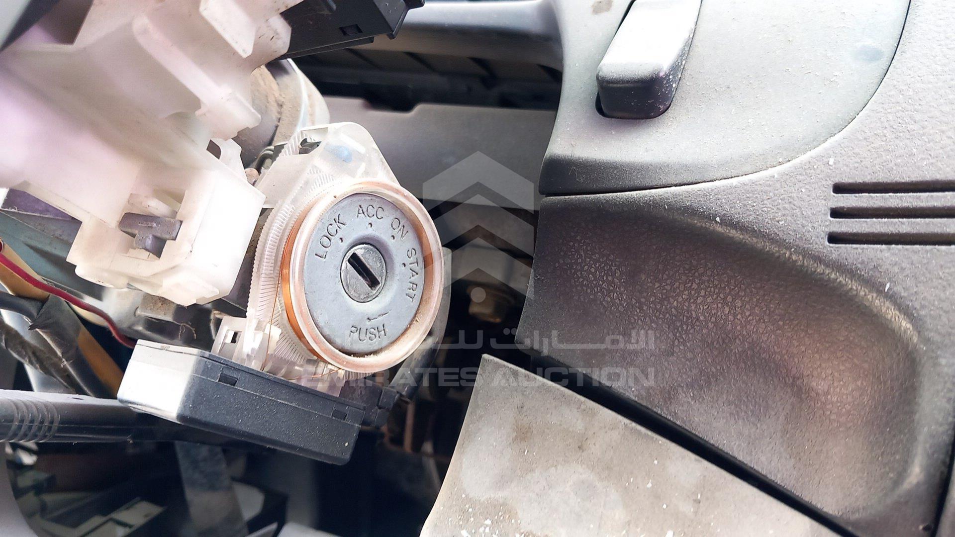 2005 MITSUBISHI GRANDIS VIN: JMYLRNA4W5Z703642