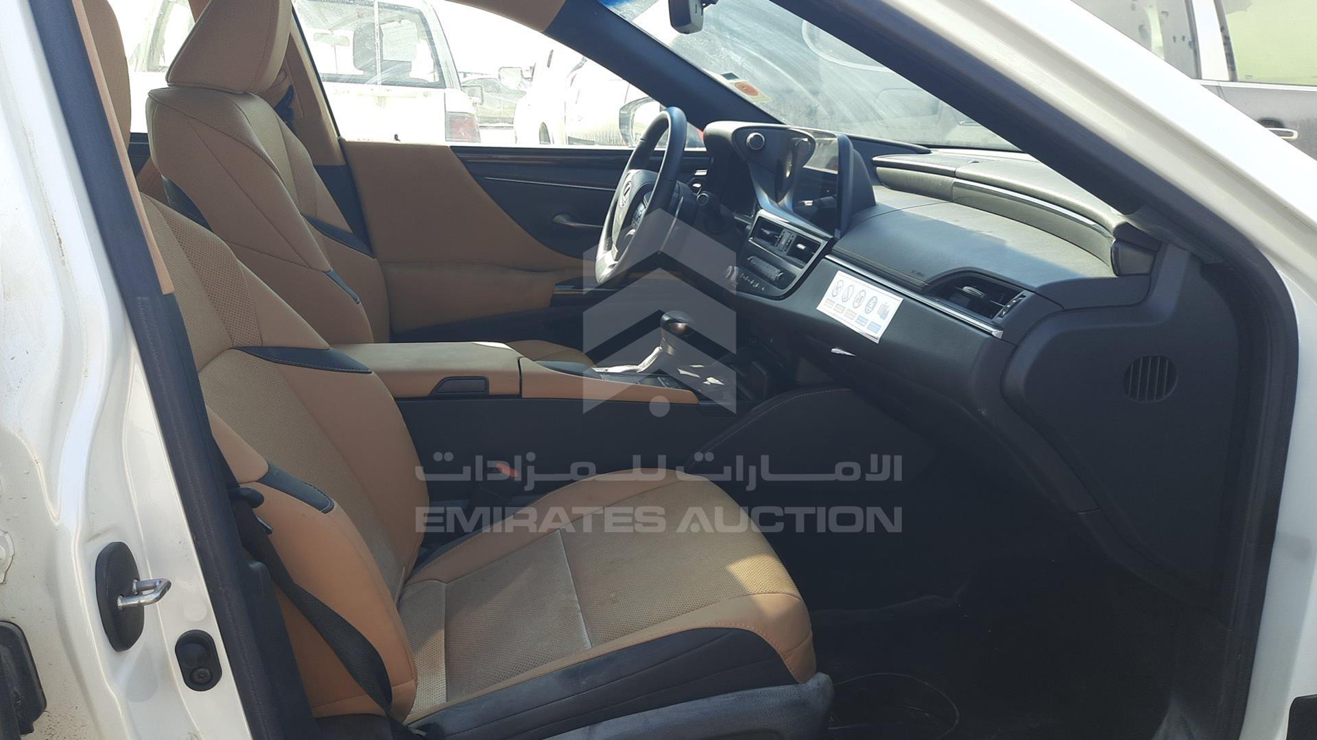 2022 LEXUS ES 300 VIN: JTHB21B18N2181129