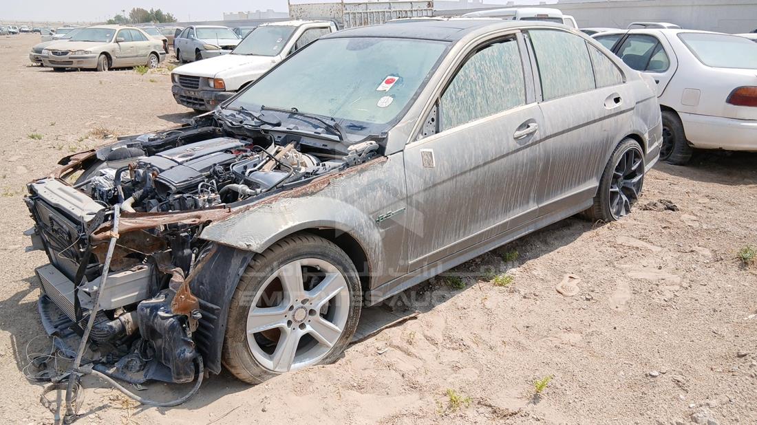 2008 Mercedes C200 — Front Left Angle — Photo 5