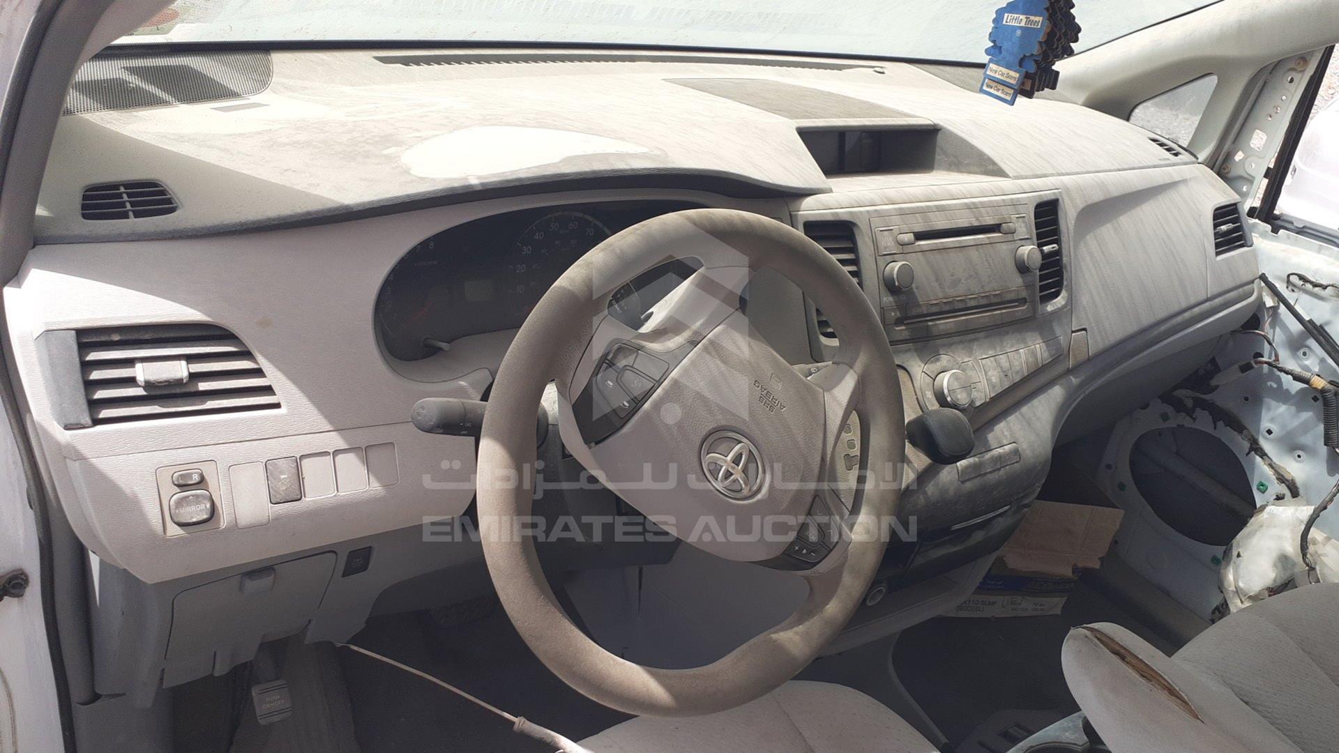 2014 TOYOTA SIENNA VIN: 5TDKK3DC2ES419884