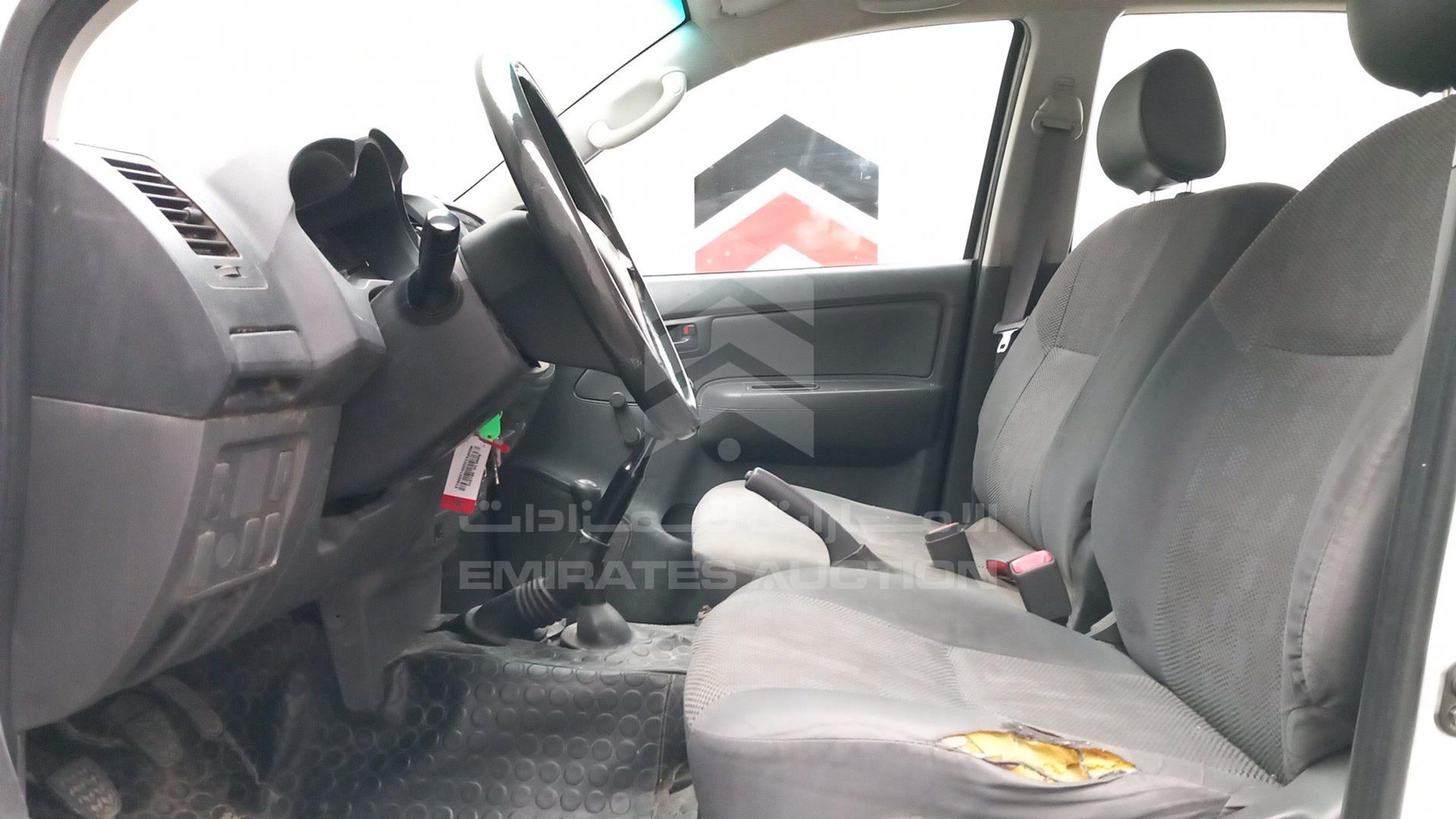 2013 TOYOTA HILUX VIN: MR0FX22G0D1359913