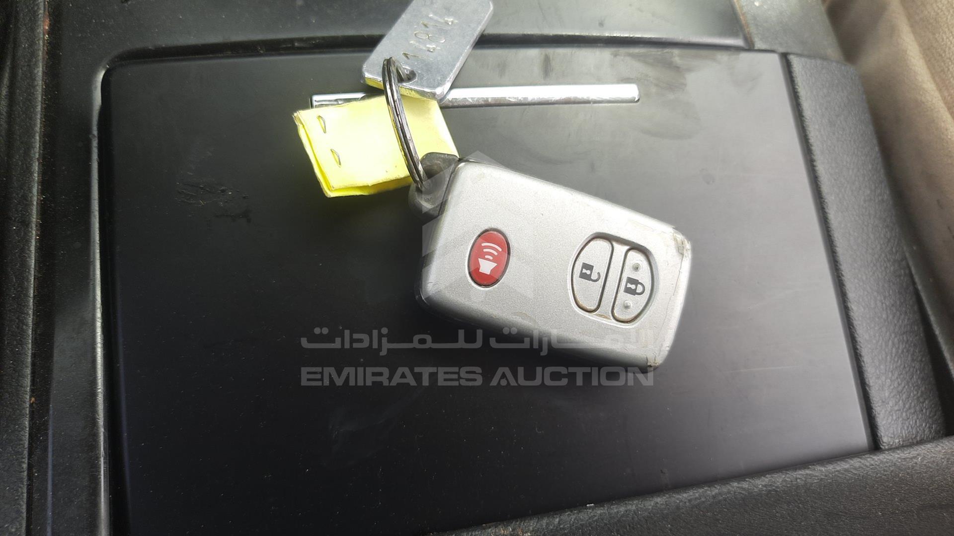 2011 TOYOTA LAND CRUISER VIN: JTMDU09J4B4032012