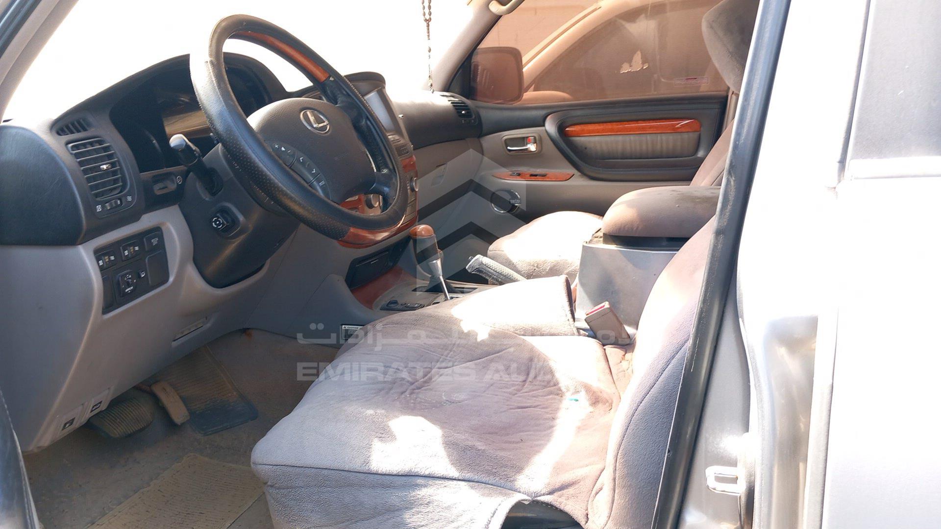 2003 LEXUS --- VIN: JTJHT00W033527521