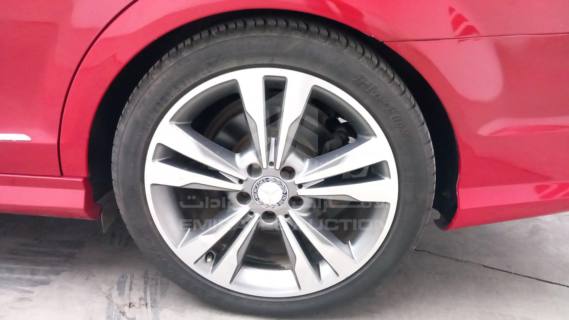 2010 MERCEDES C 300 VIN: WDDGF5EBXAR105572