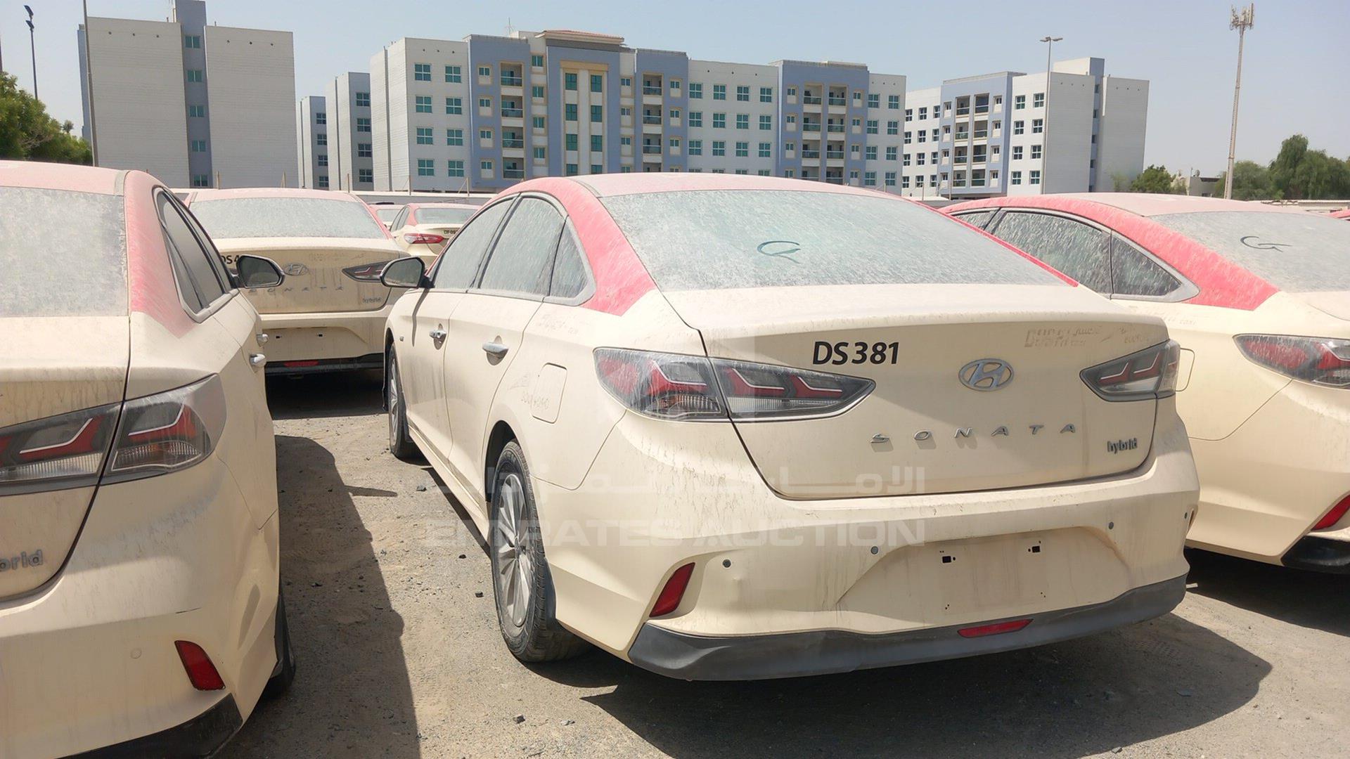 2018 HYUNDAI SONATA VIN: KMHE24135JA082122