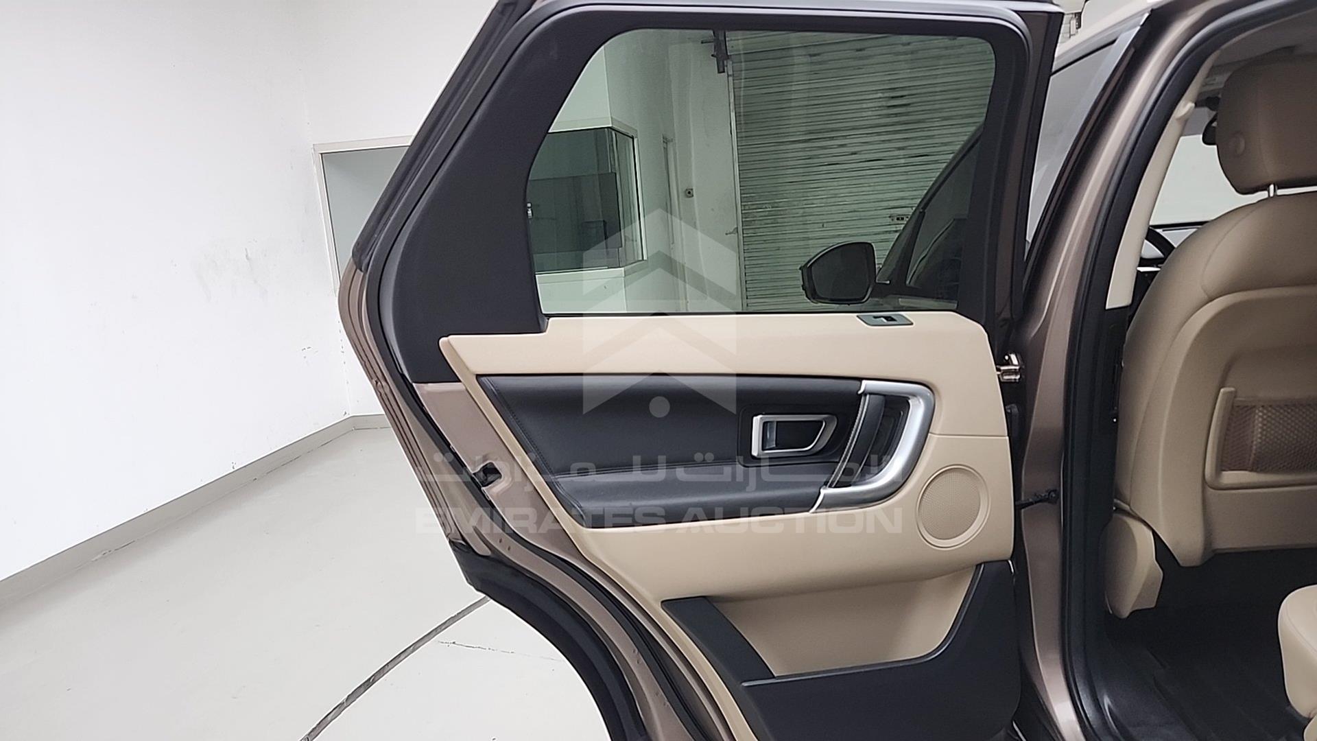 2017 LAND ROVER DISCOVERY VIN: SALCR2BG8HH661807