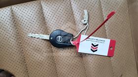 2021 Nissan Patrol — Keys — Photo 4 — Thumbnail