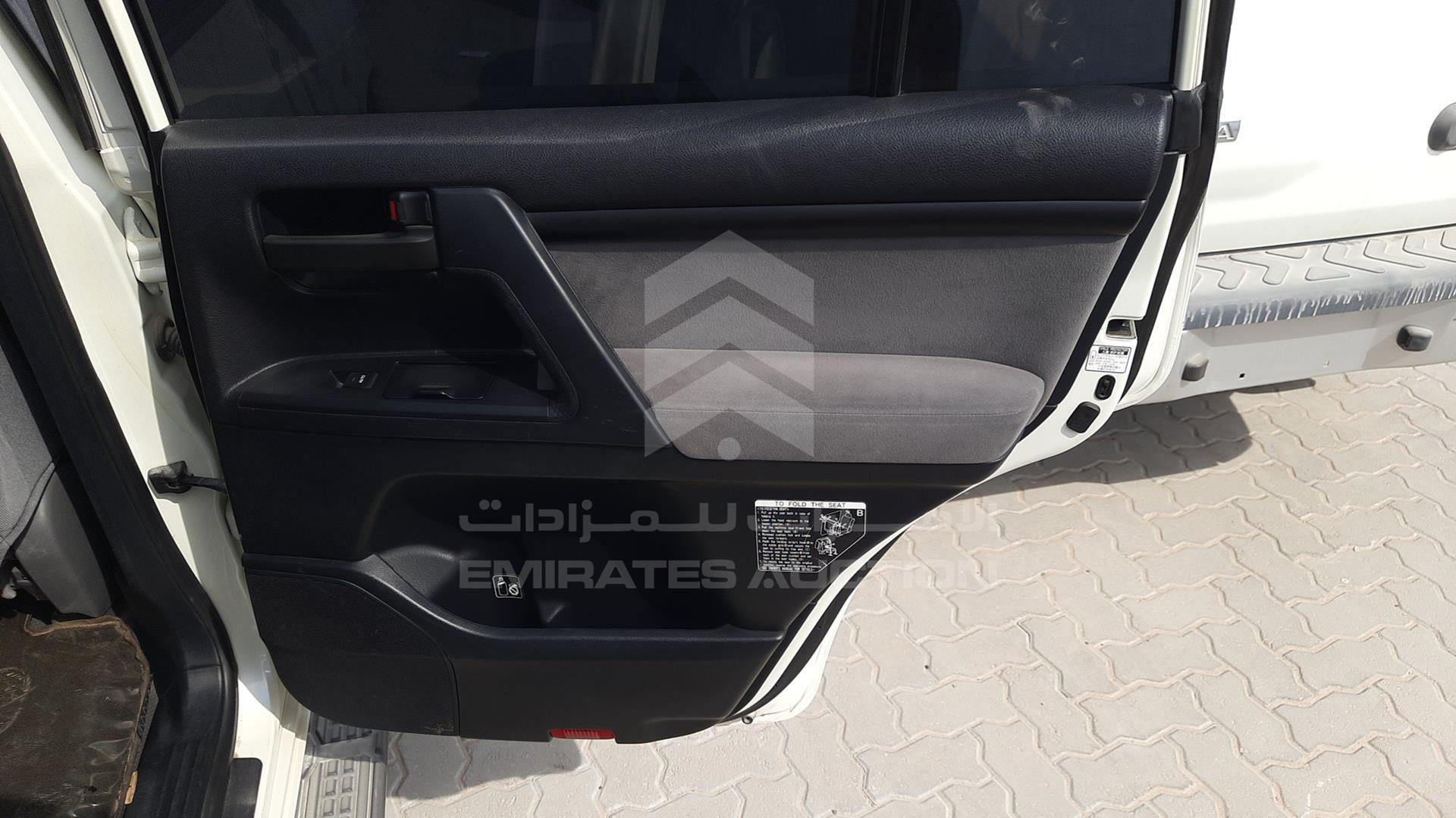2011 TOYOTA LAND CRUISER VIN: JTMDU09J0B4034839