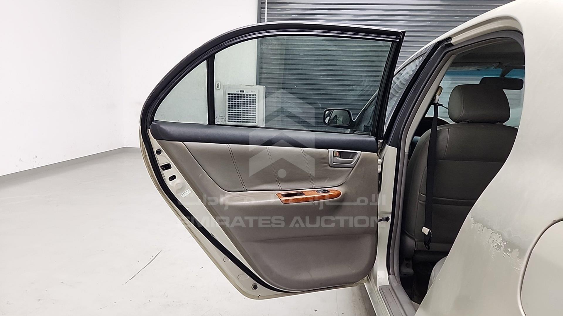 2005 TOYOTA COROLLA VIN: ZE15035586