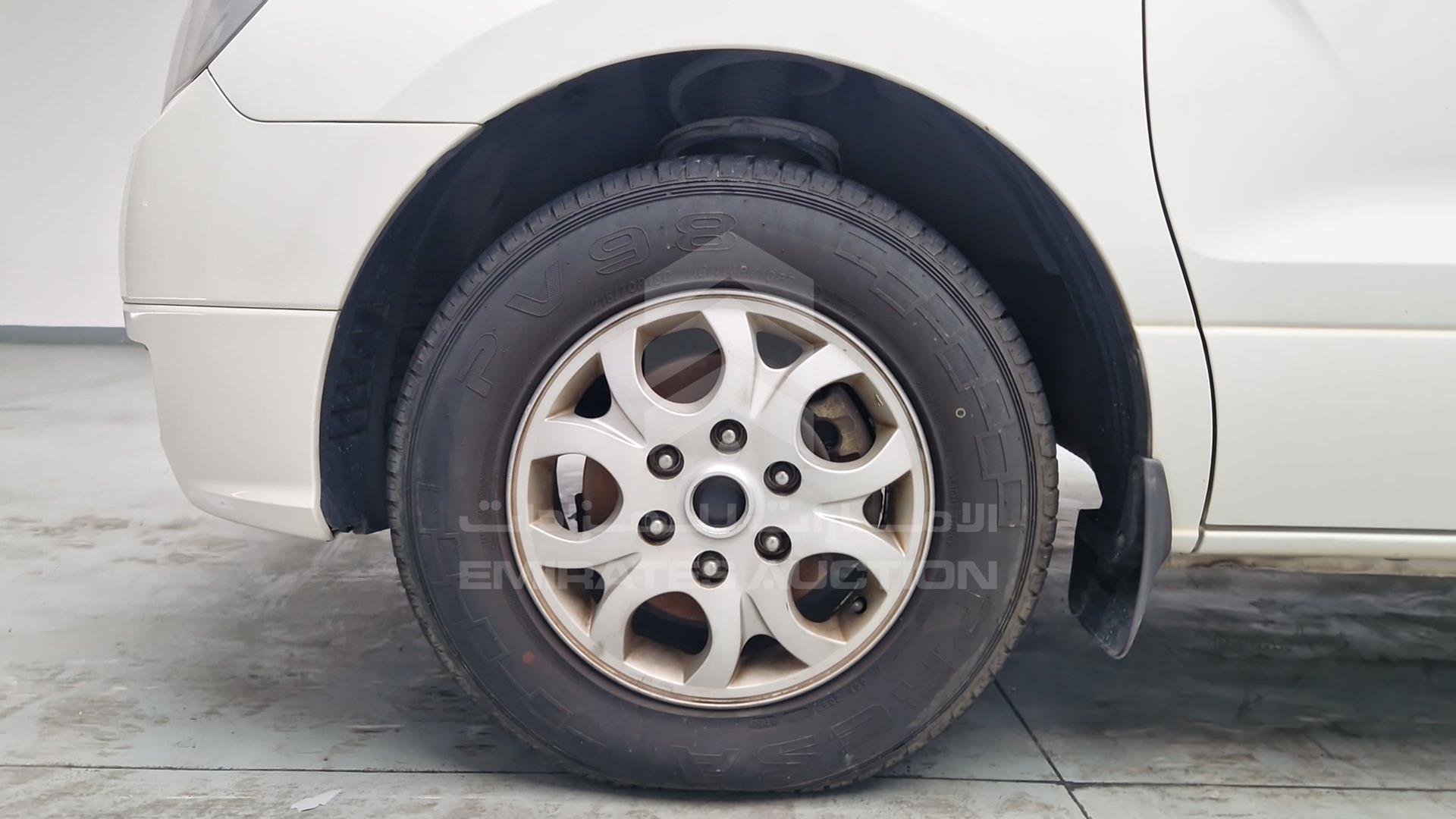 2012 HYUNDAI H1 VIN: KMHWH81R6CU371221