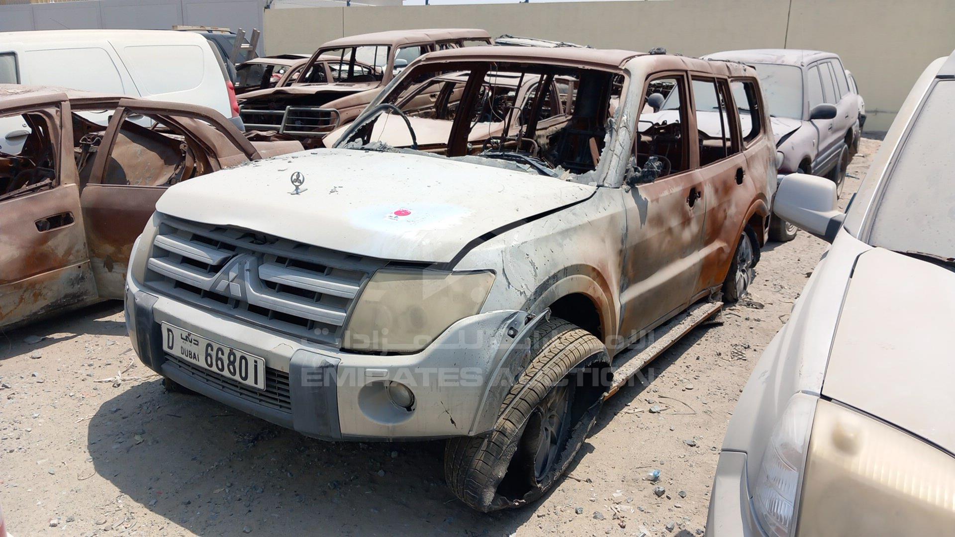 2008 MITSUBISHI PAJERO VIN: JMYLRV93W8J721358