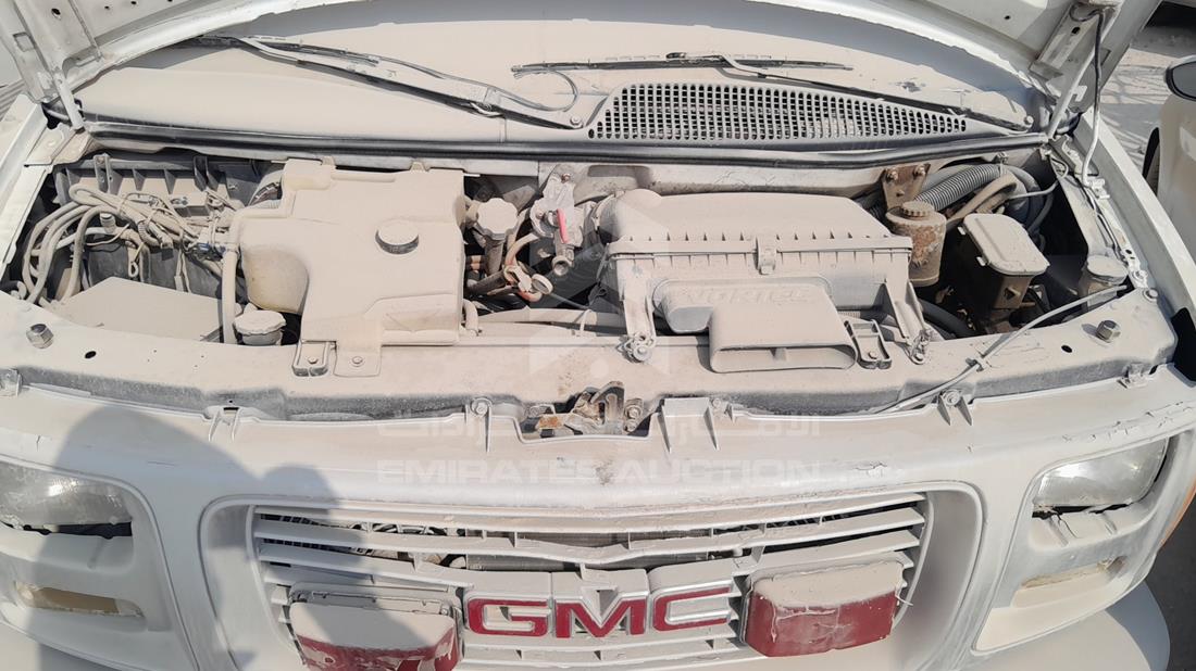 2000 GMC 2500 — Engine Bay — Photo 26