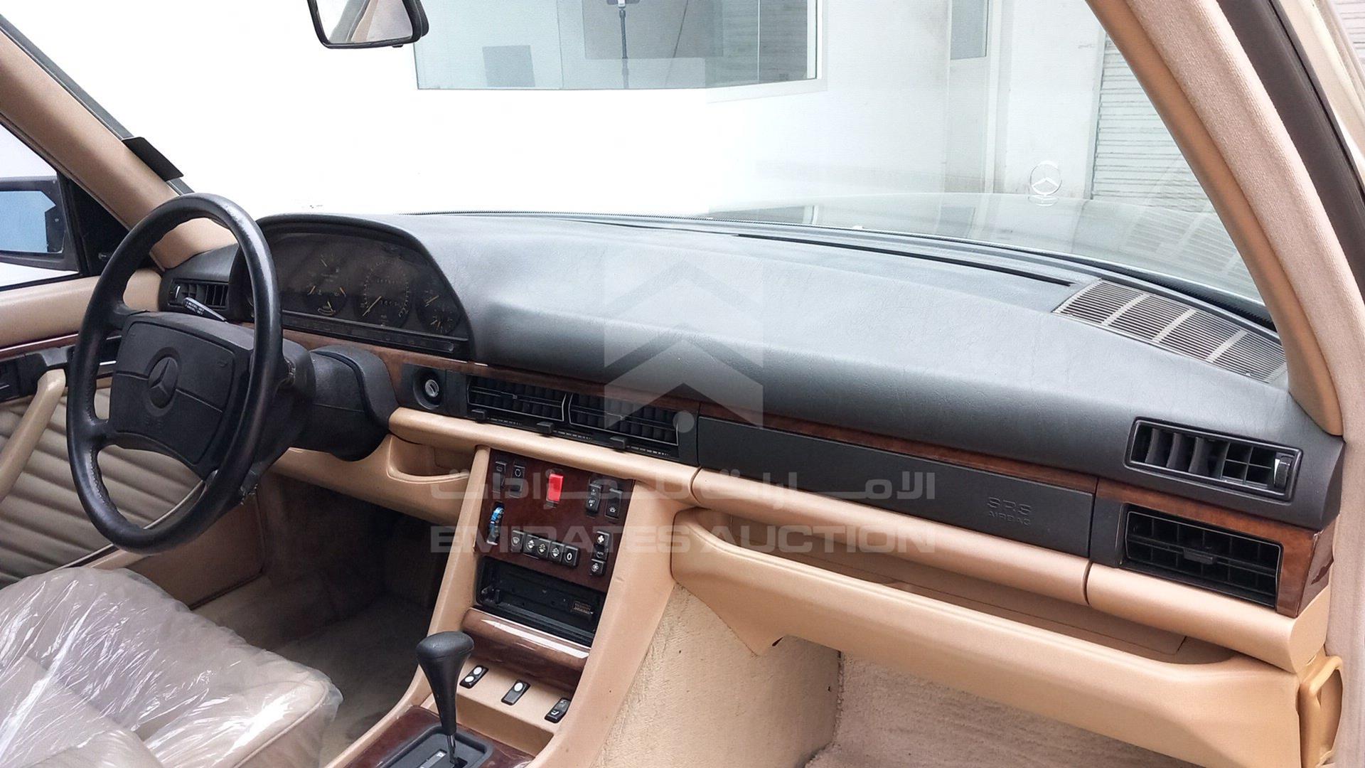 1990 MERCEDES SEL 560 VIN: WDBCA39E5LA531735