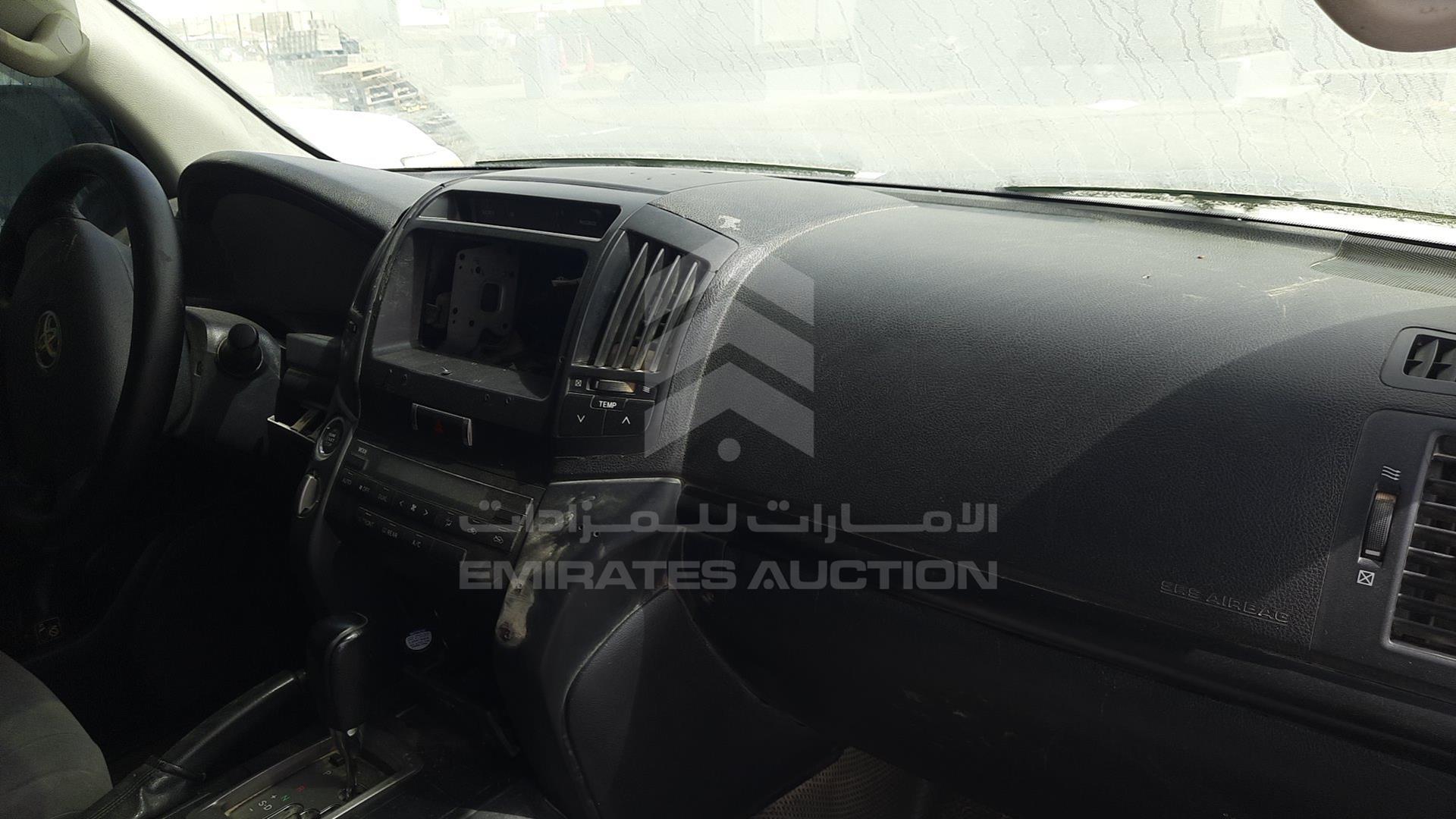 2011 TOYOTA LAND CRUISER VIN: JTMDU09J9B4034810