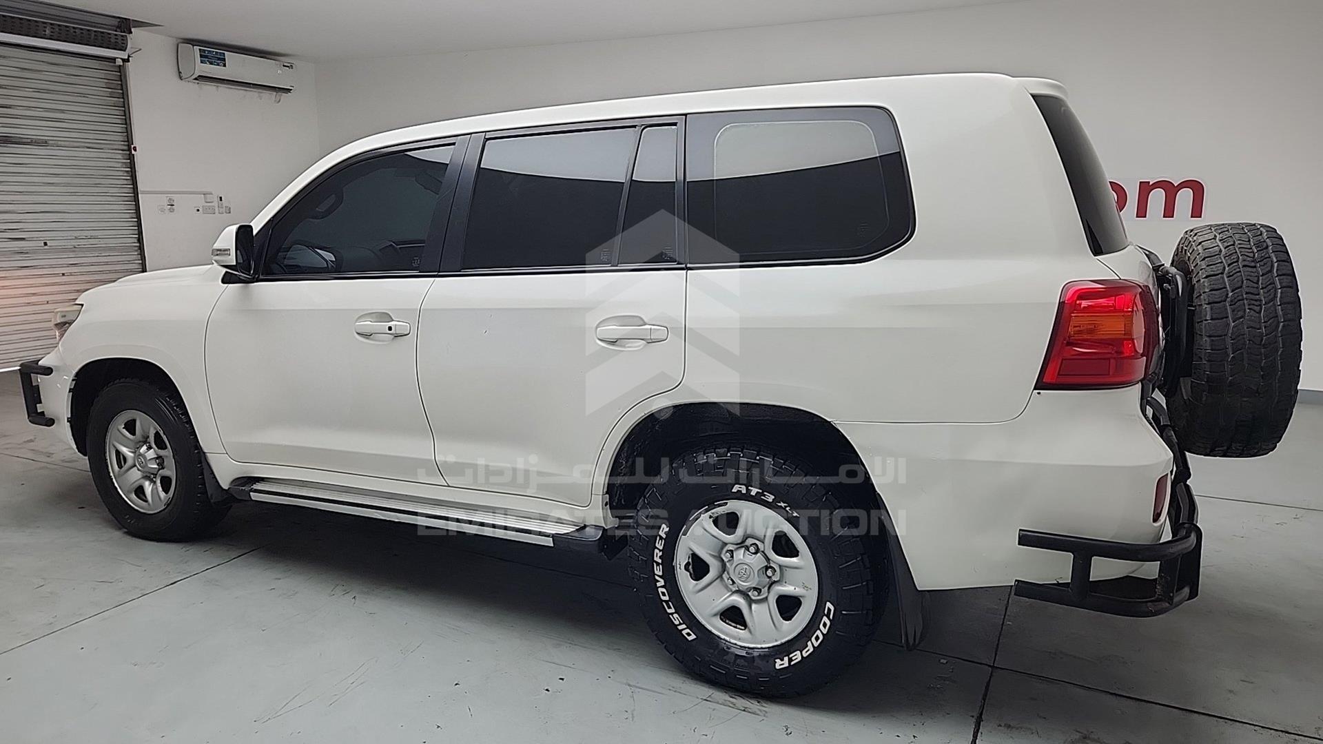 2014 TOYOTA LC 200 VIN: JTMHV09J604135041
