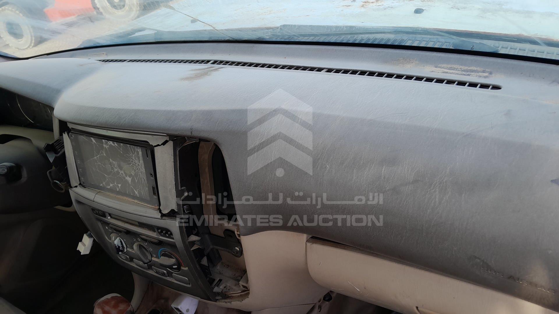 2006 TOYOTA LAND CRUISER VIN: JTEHJ09JX65132086