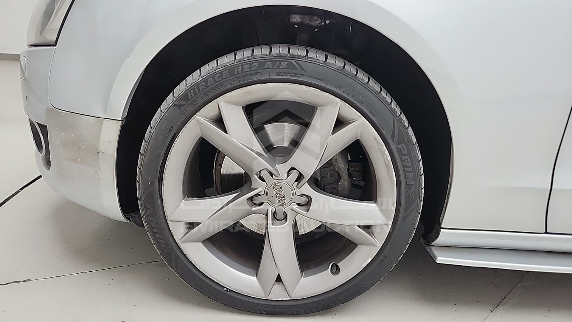 2010 AUDI A5 VIN: WAUAFB8F9AN012270