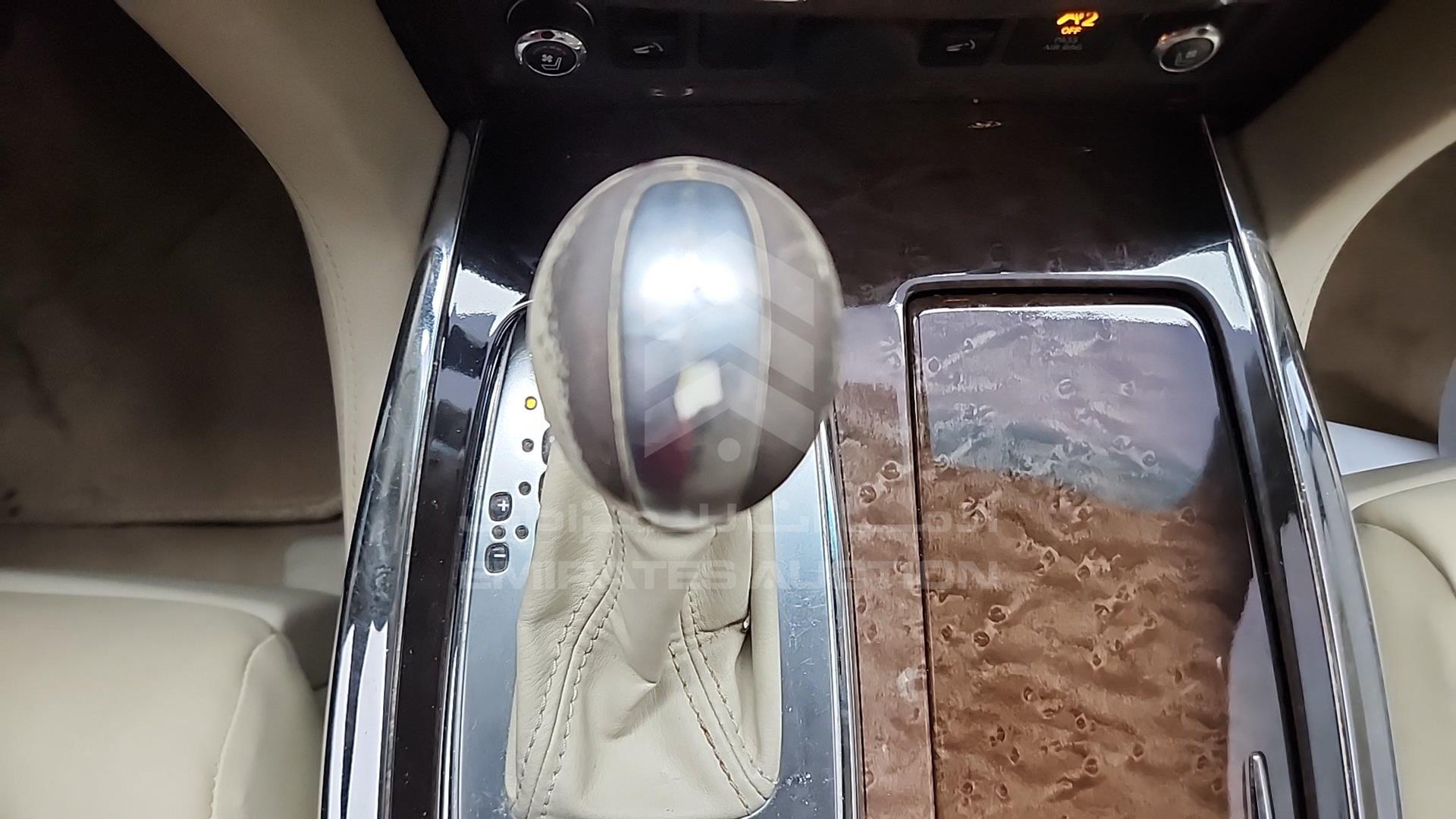 2011 INFINITI QX56 VIN: JNRAZ25Y9B9000789