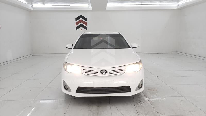 6T1BF9FK7FX563065 Auction: EmiratesAuction Lot: 409828 6T1BF9FK7FX563065 Toyota Camry 2015 WHITE Photo 1