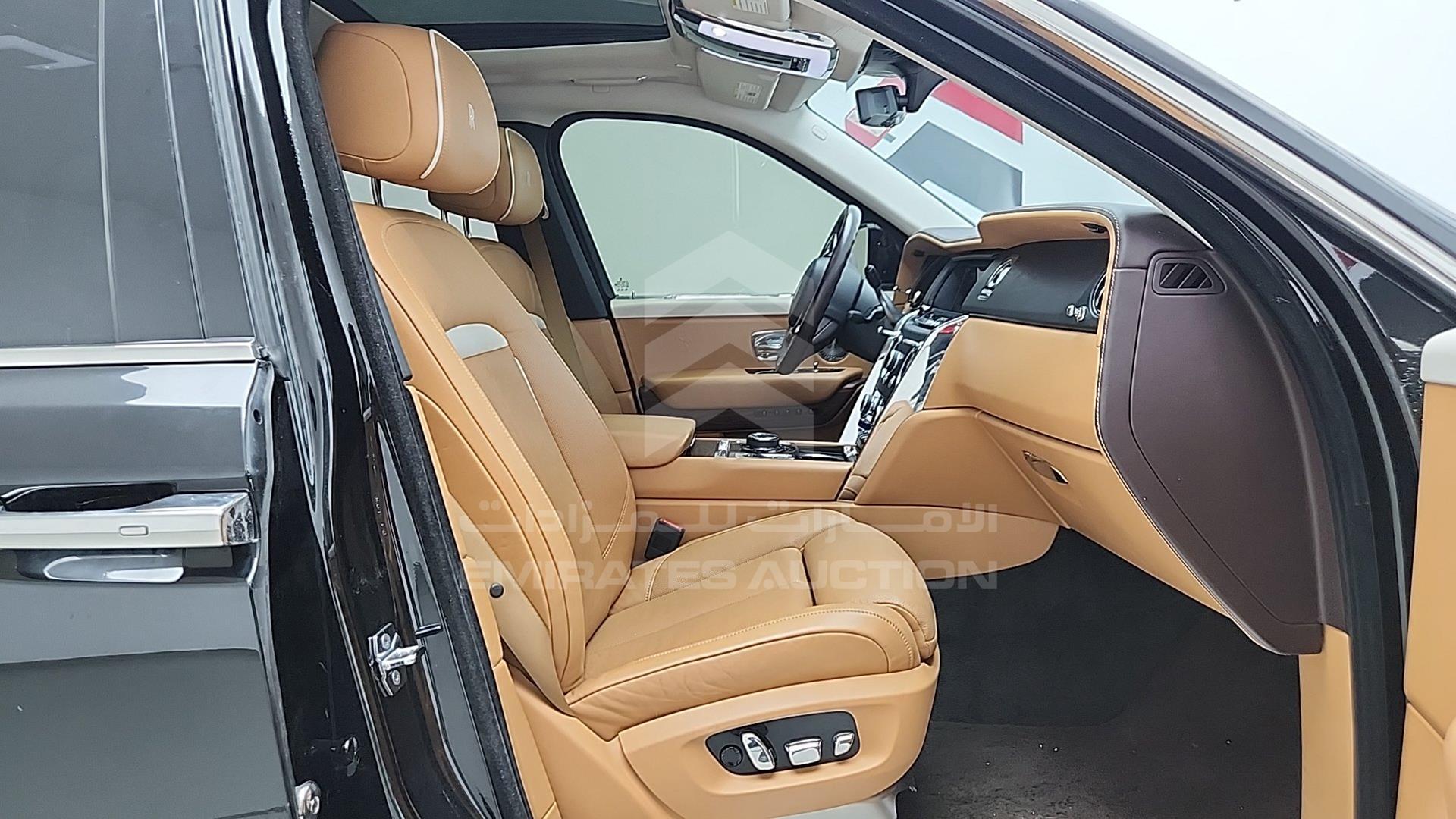 2019 ROLLS-ROYCE CULLINAN VIN: SLA689X58KU113934