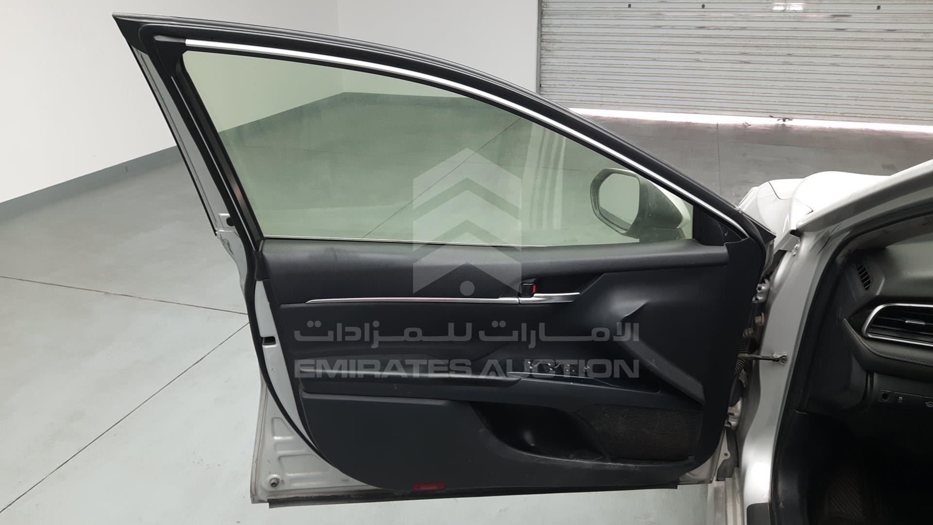2019 TOYOTA CAMRY VIN: JTNBF9HK7K3024987