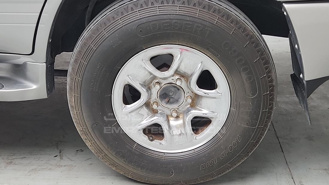 2002 Lexus LX 470 — Rear Left Tyre — Photo 33