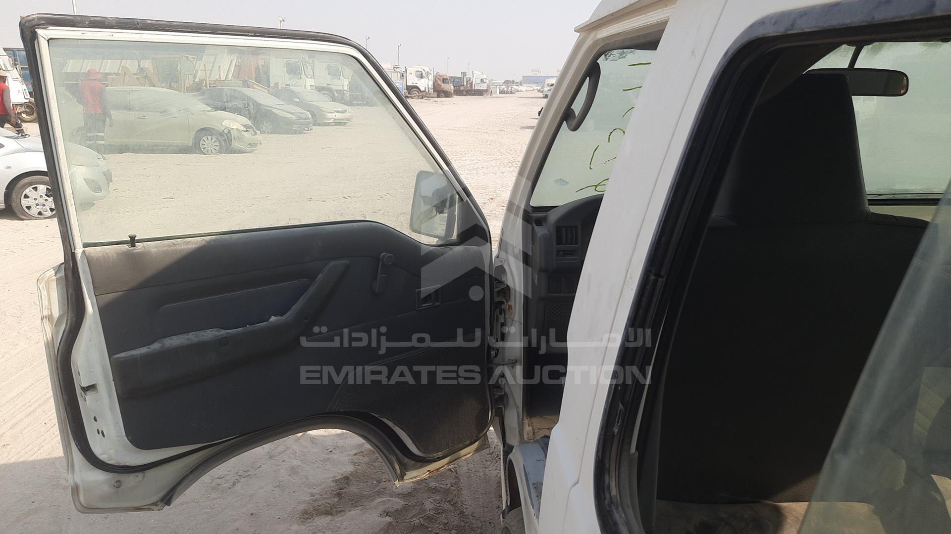 2014 MITSUBISHI L 300 VIN: JMYHNP13WEA700635