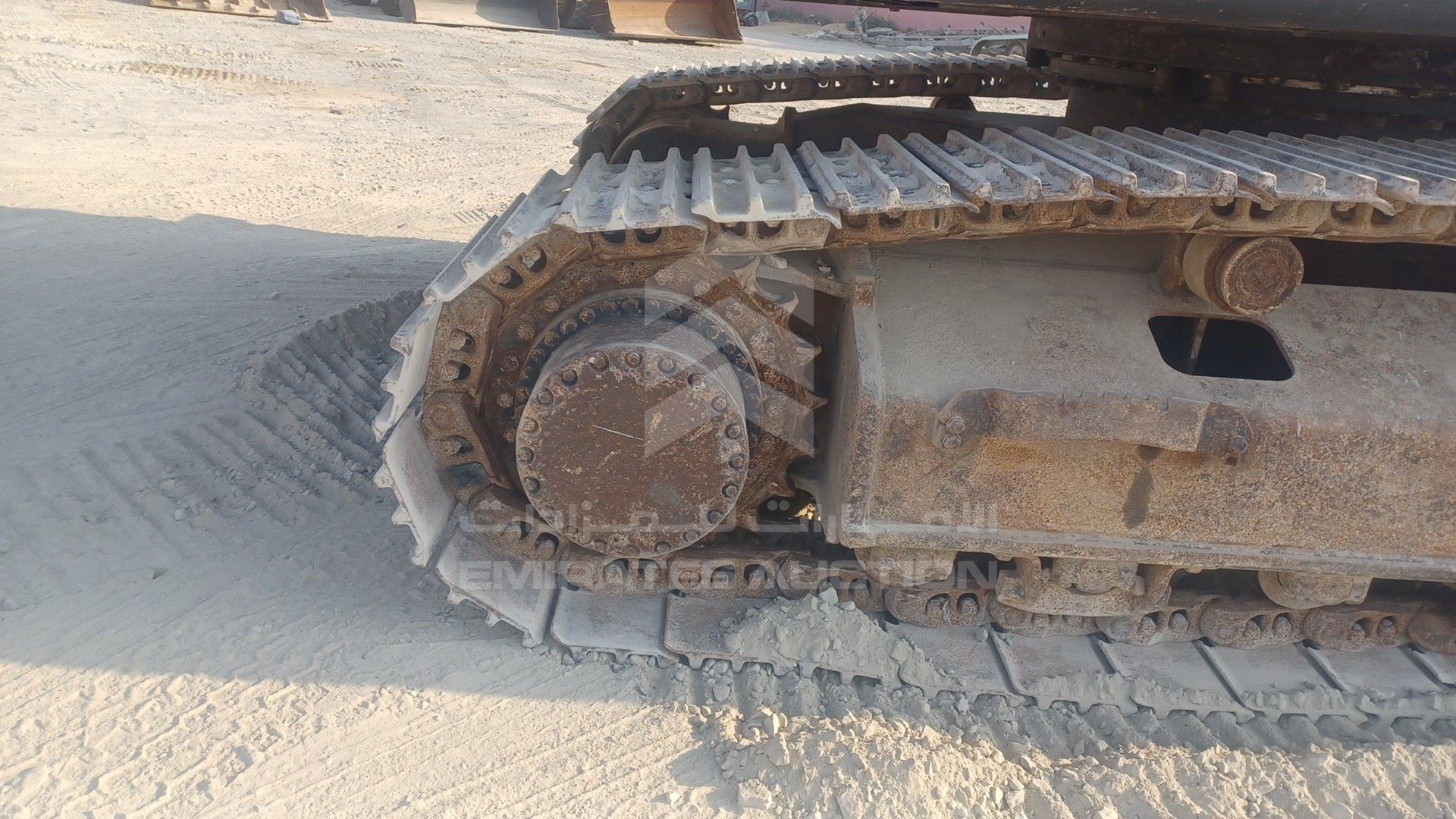 2016 HITACHI EXCAVATOR VIN: HHEAXA00J00100363