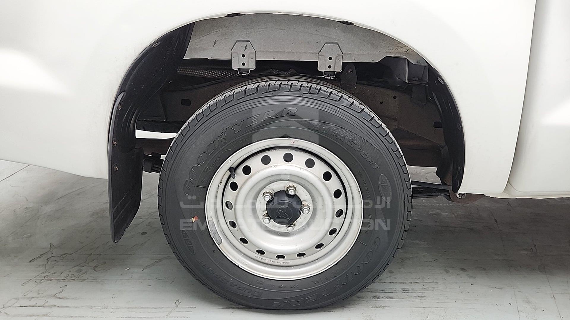 2011 TOYOTA HILUX VIN: MR0EX12G2B2047248
