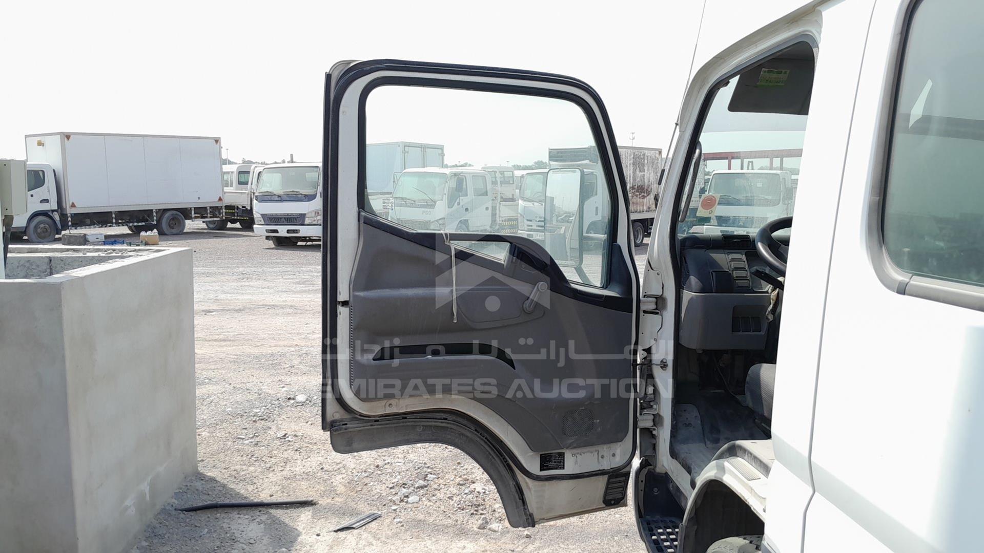 2017 MITSUBISHI CANTER VIN: JL7B6E1P7HK017235