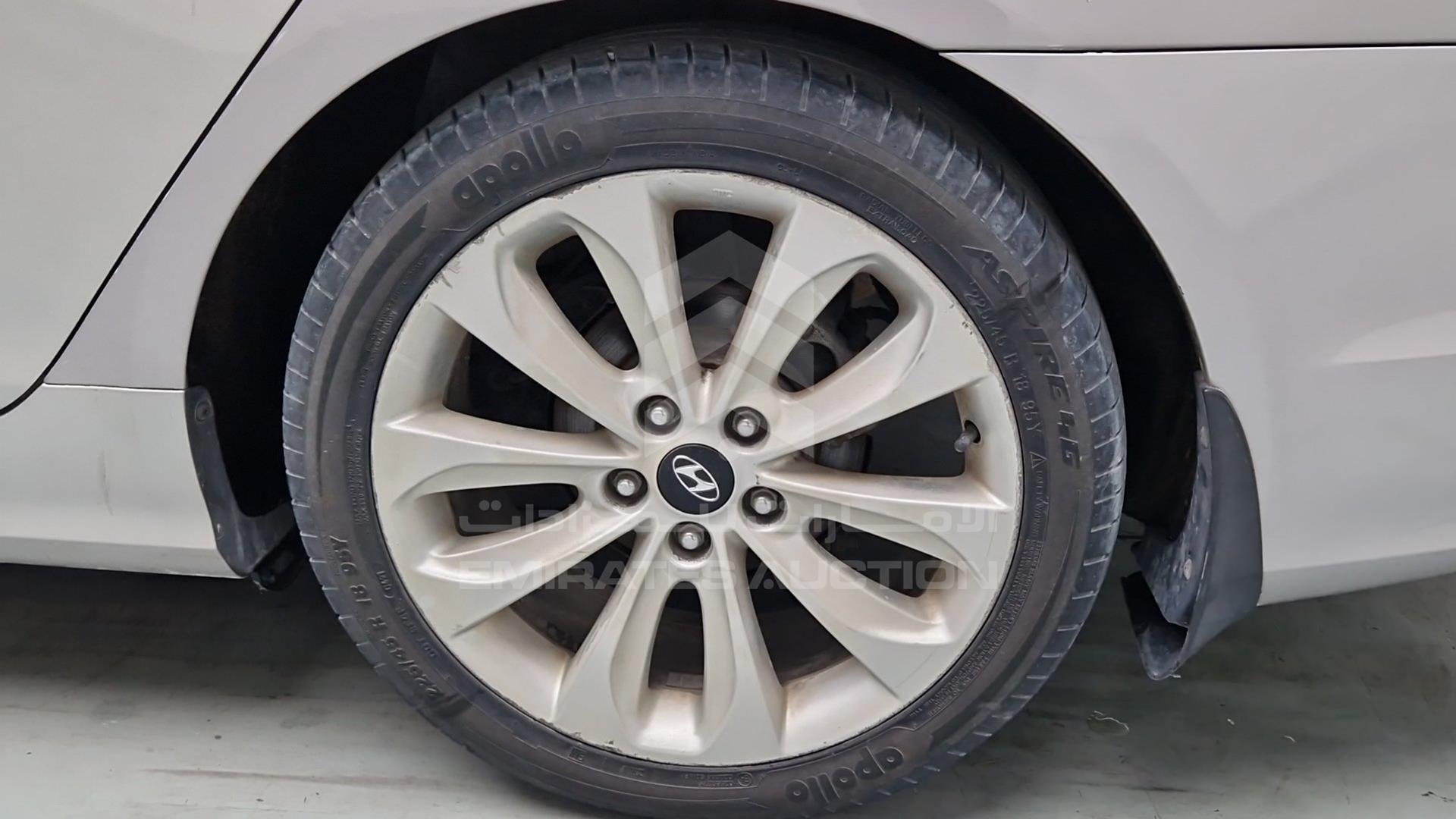 2012 HYUNDAI SONATA VIN: KMHEC41C2CA388372