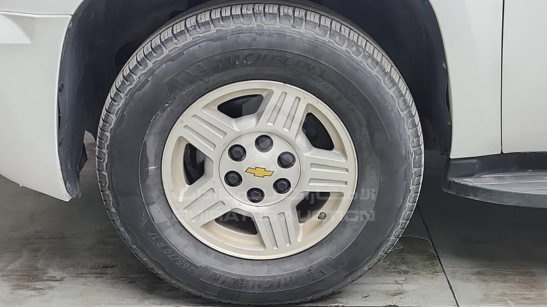 2008 Chevrolet Tahoe — Front Left Tyre — Photo 32