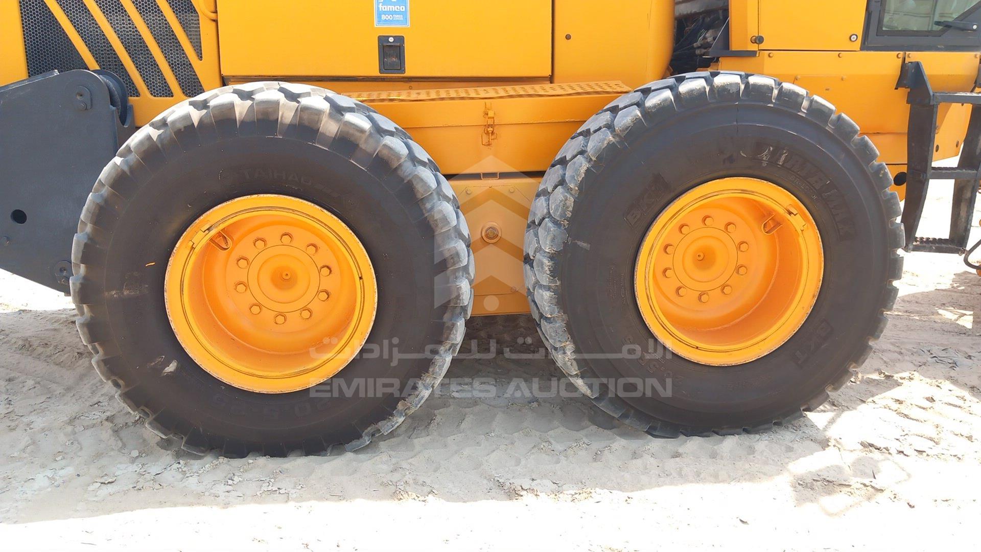 2015 VOLVO G990 VIN: VCE0G990V00508137