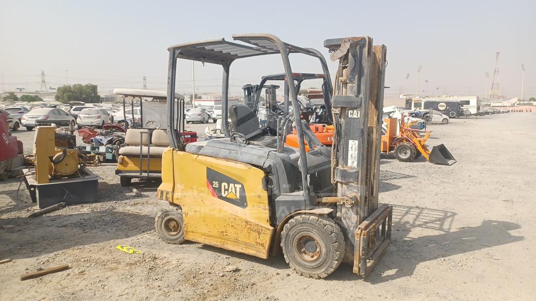 2016 Caterpillar — Front Right Angle — Photo 9
