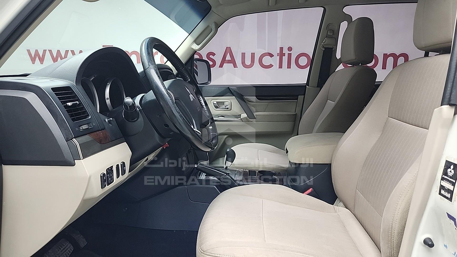 2014 MITSUBISHI PAJERO VIN: JMYLRV95WEJ708829